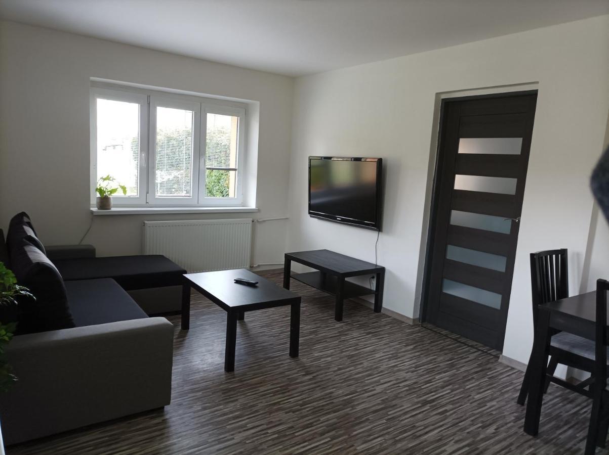 Apartman Vesele เดชชิน ภายนอก รูปภาพ