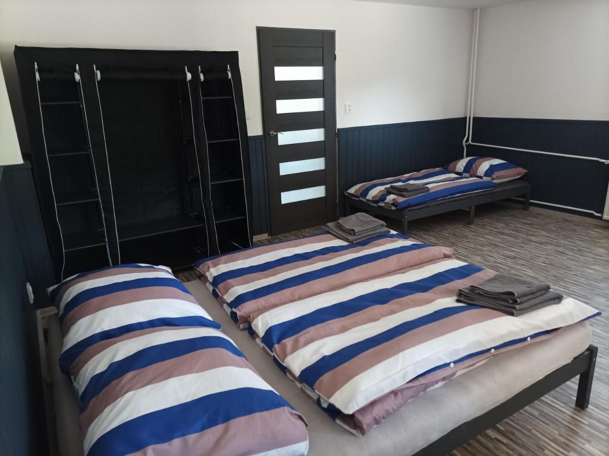 Apartman Vesele เดชชิน ภายนอก รูปภาพ