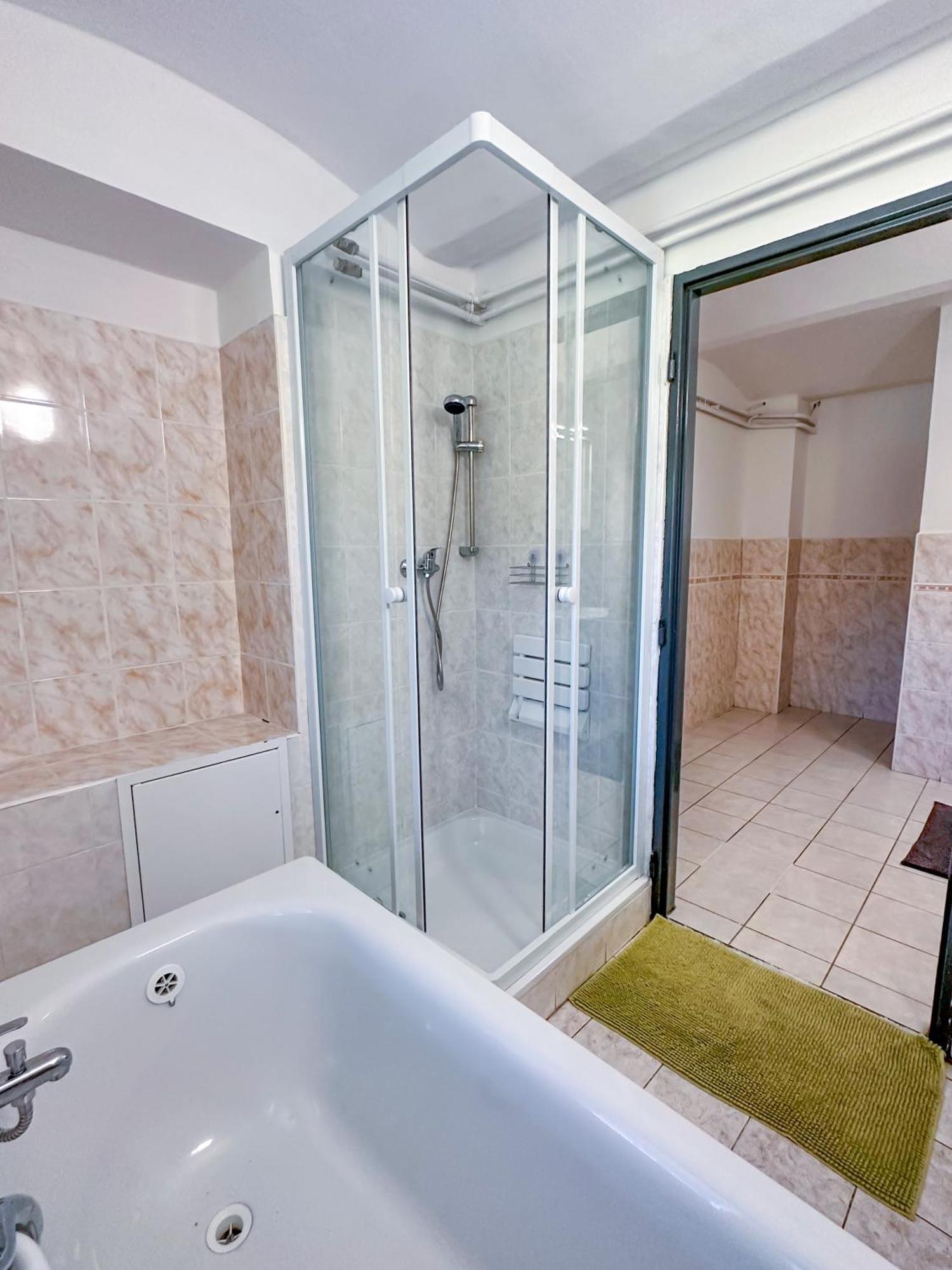 Apartman Vesele เดชชิน ภายนอก รูปภาพ