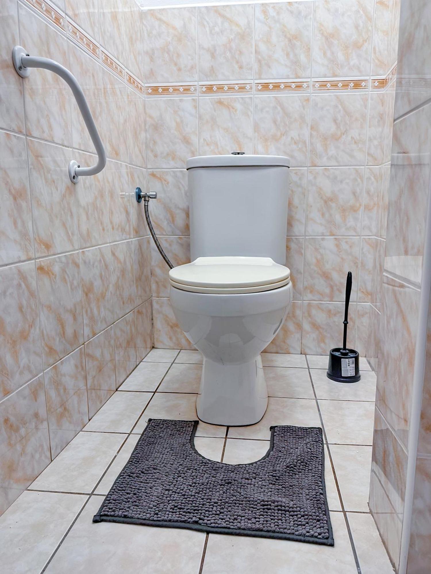 Apartman Vesele เดชชิน ภายนอก รูปภาพ
